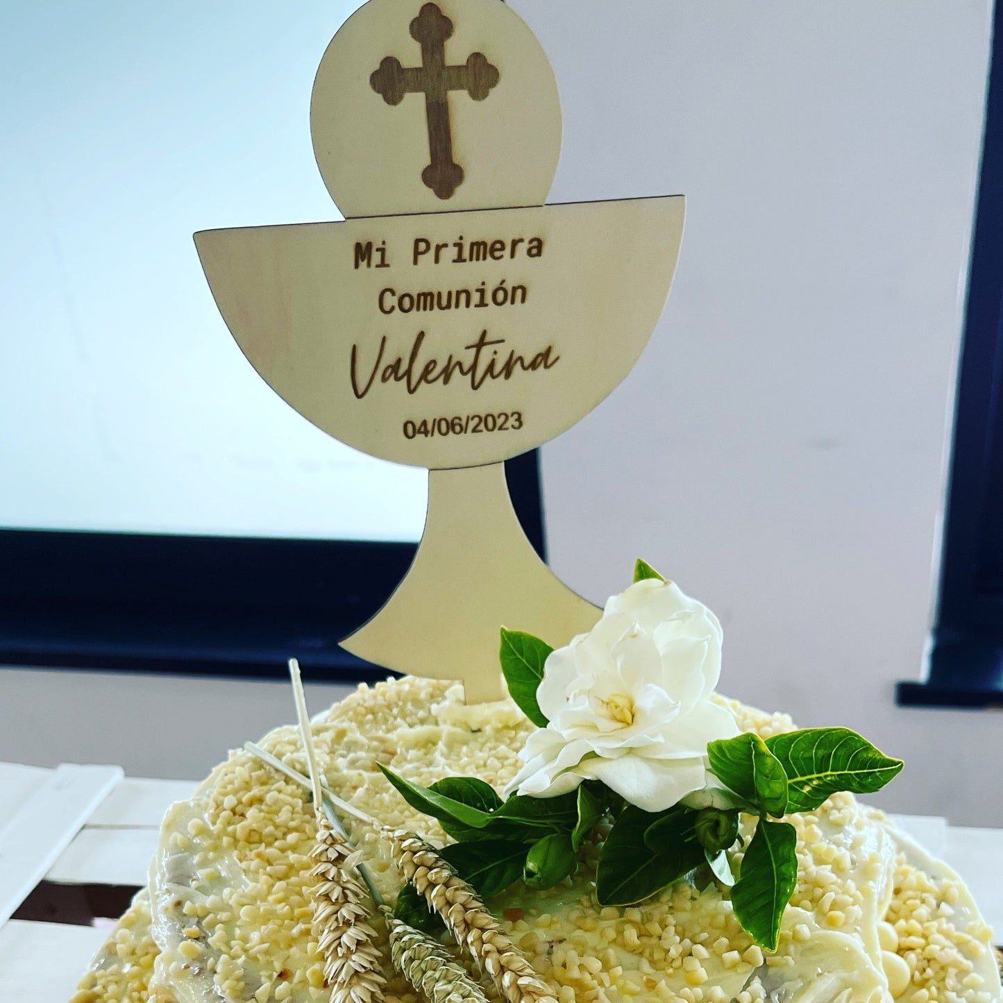 Topper de gâteau en bois.