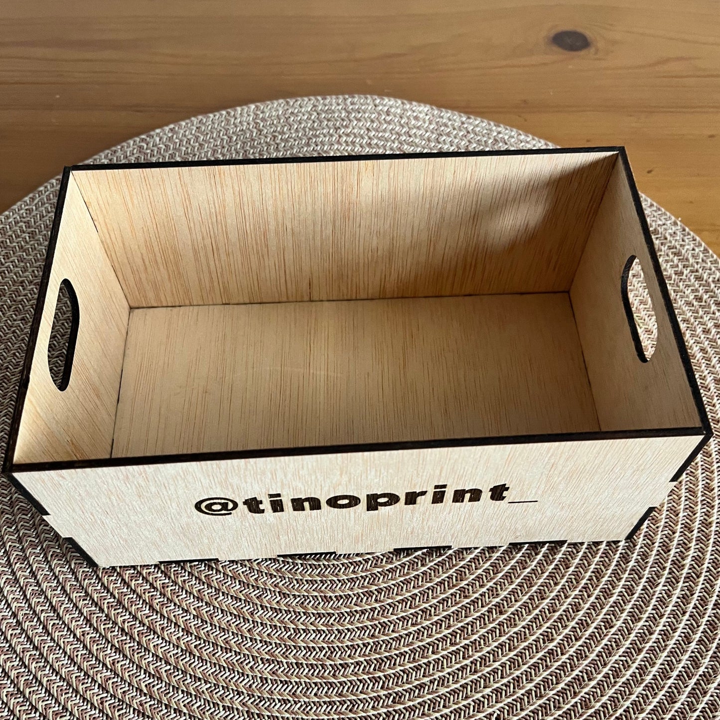 Boîte en bois personnalisée 20 x 12 x 8 cm.