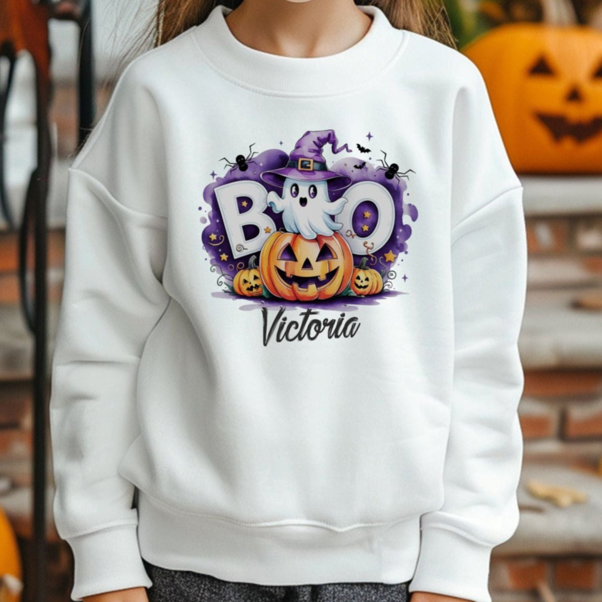 Sudadera blanca con diseño de halloween con calabazas y fantasmas
