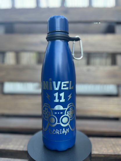 botella azul grabada con láser para cumpleaños numero 11