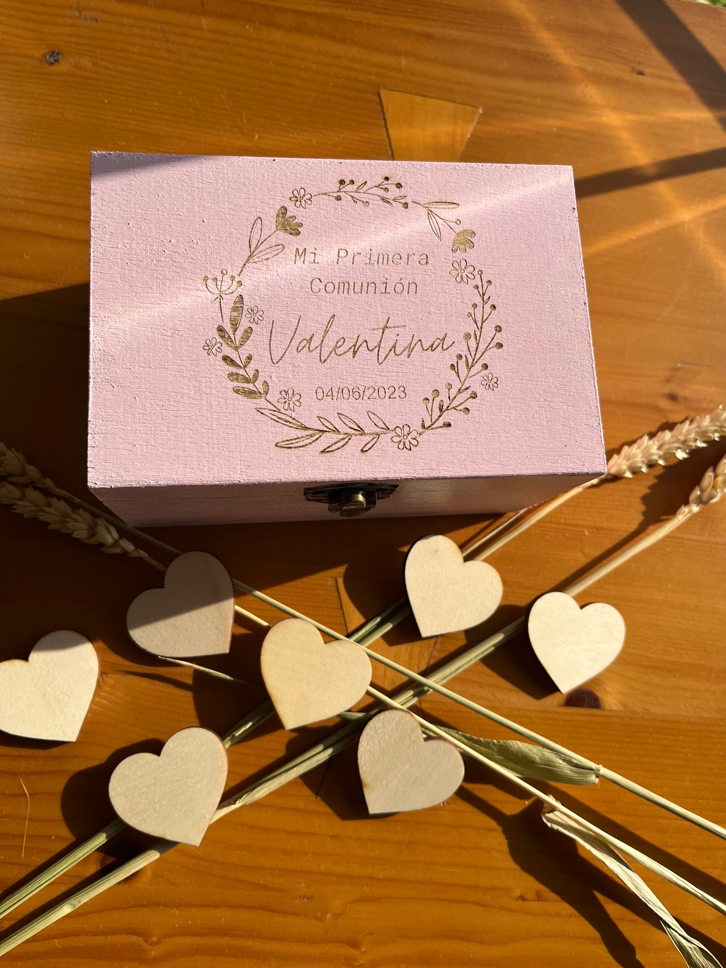 caja de firmas con corazones para invitados