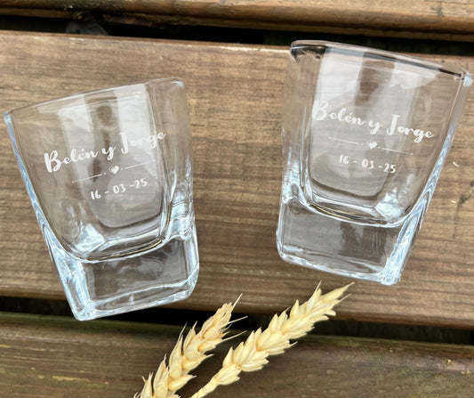 vasos de chupitos personalizados con laser para bodas