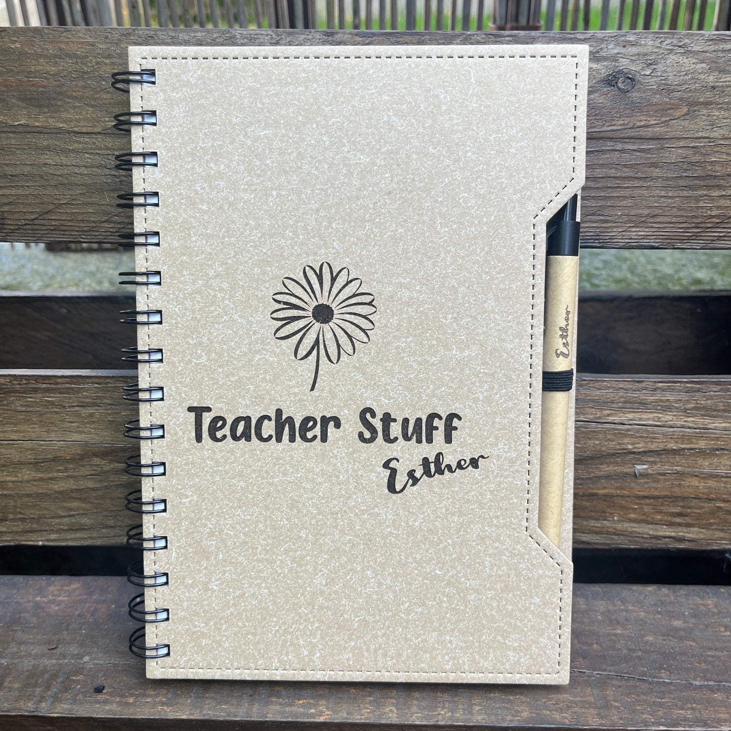 libreta grabada estilo retro personalizada