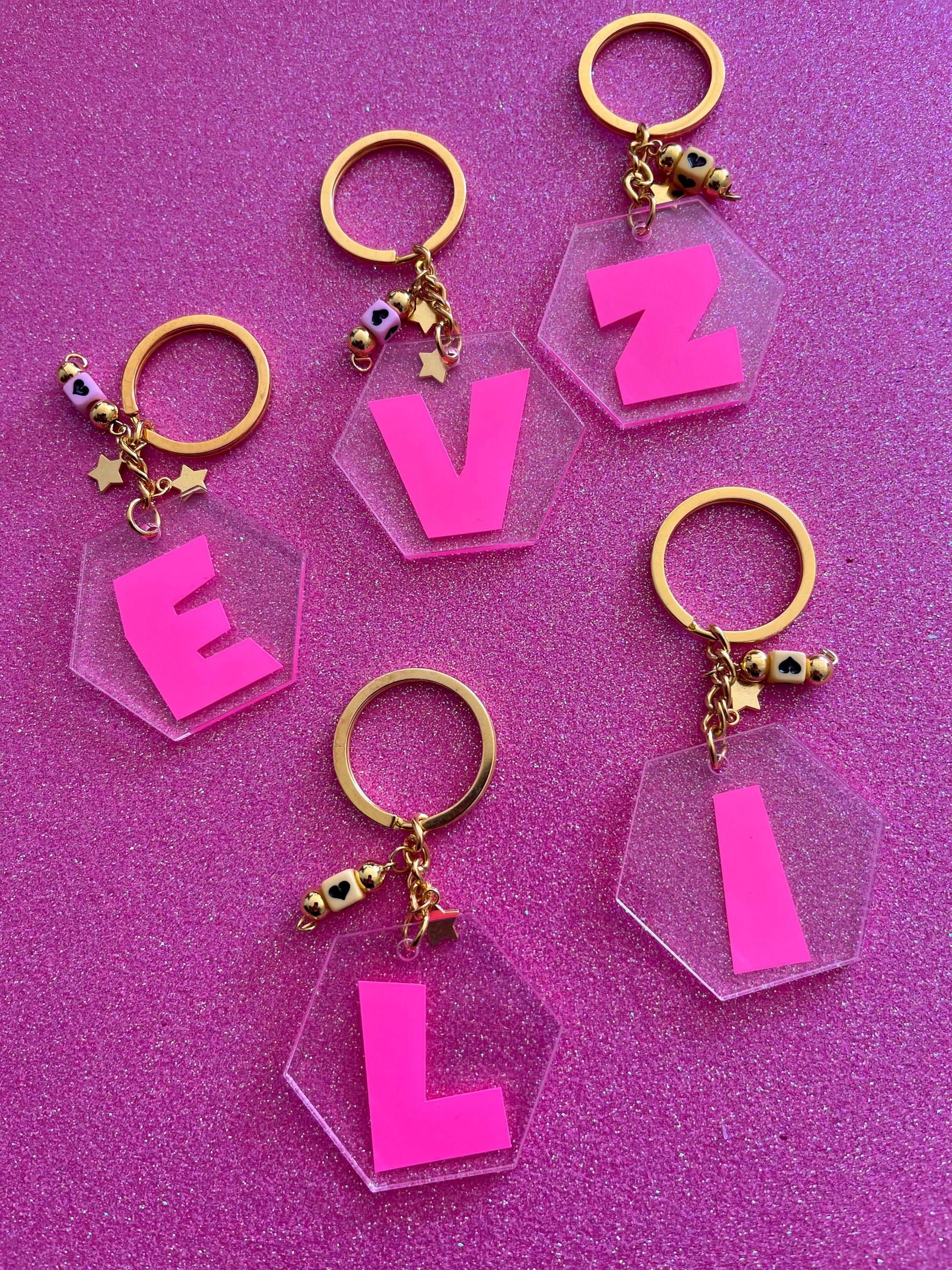 llavero de metacrilato personalizado con  iniciales
