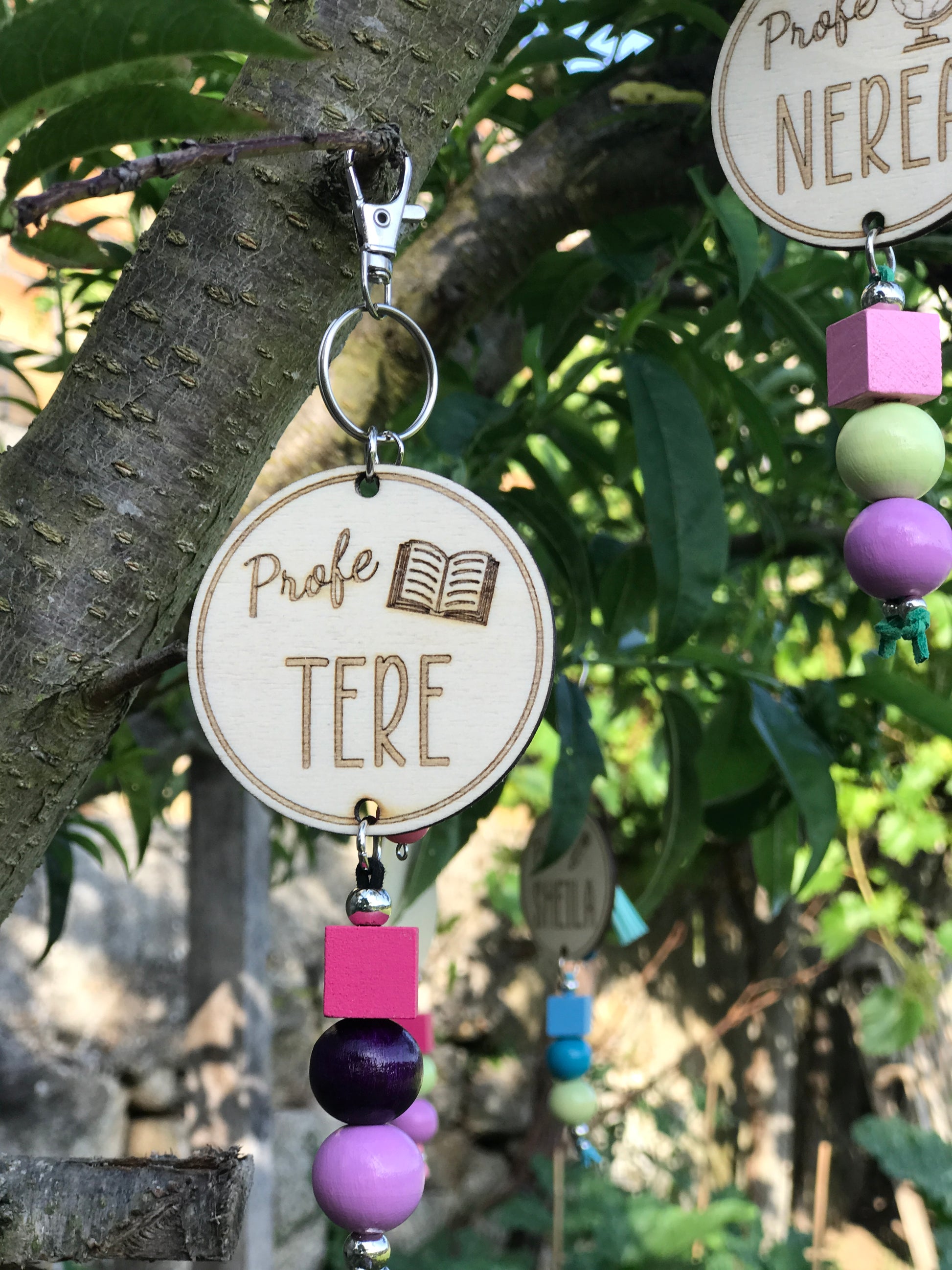 Llavero de madera personalizado para maestras hermosos
