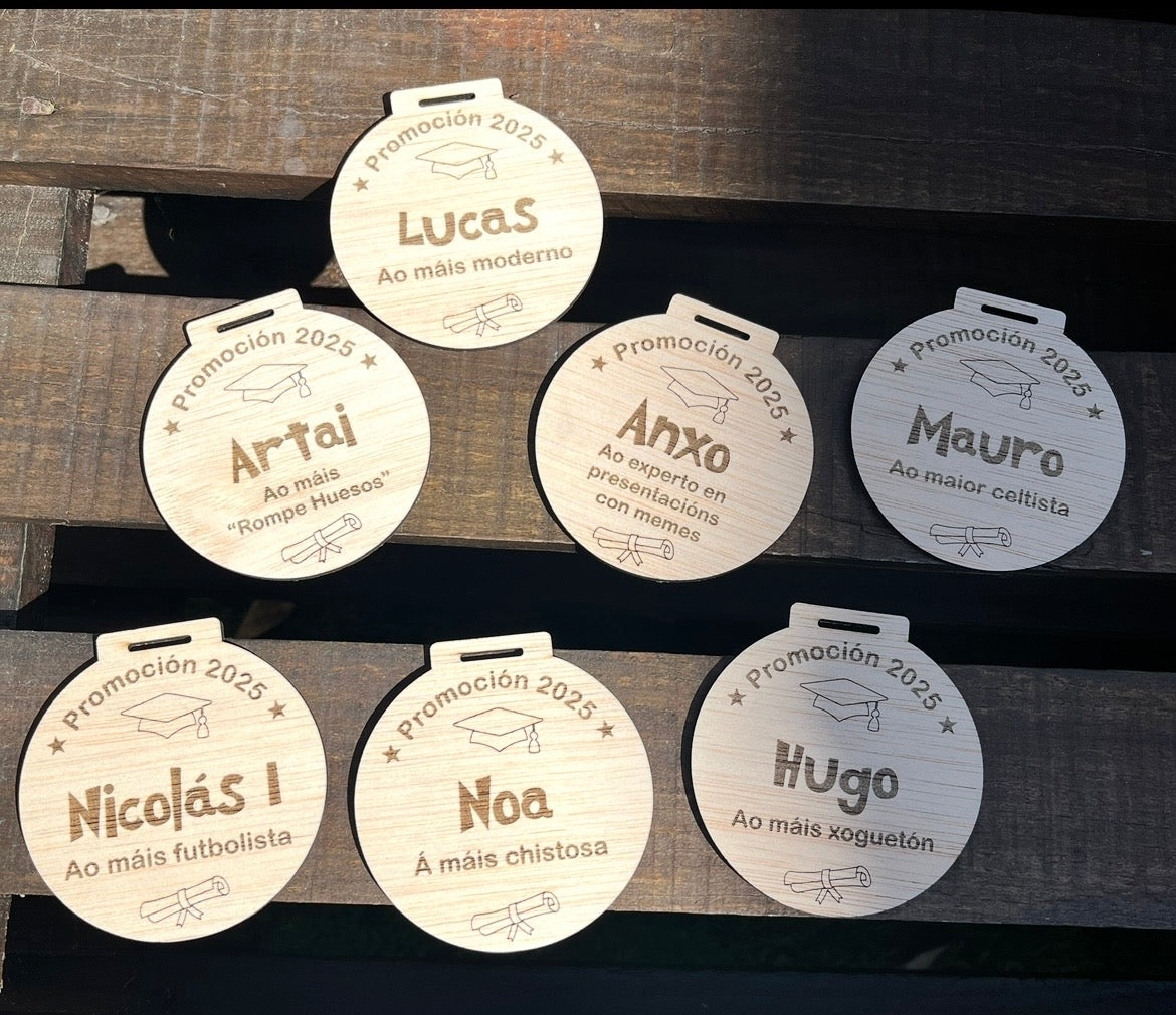 medallas personalizadas para colegios en madera 