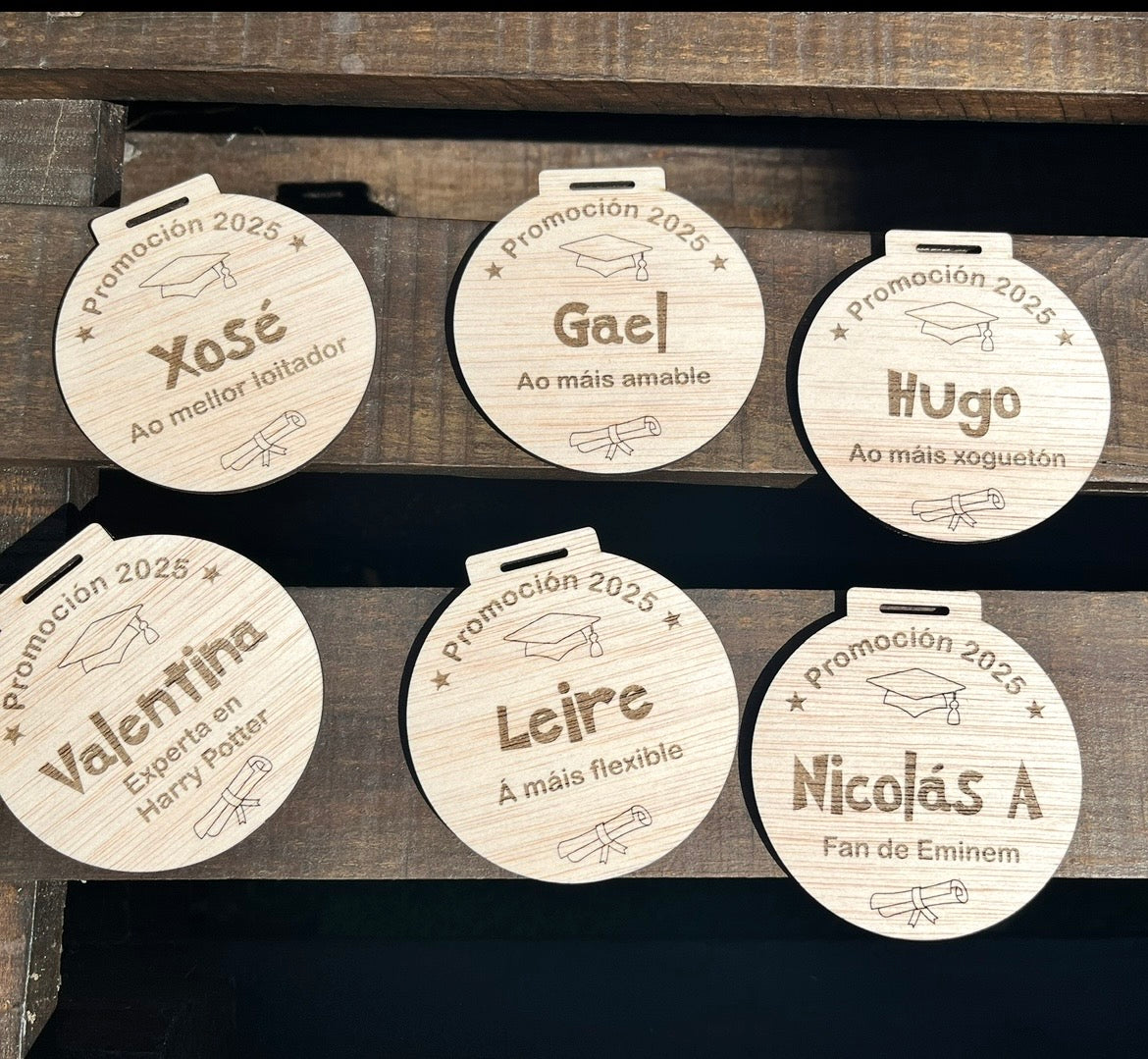 medallas personalizadas para celebraciones escolares