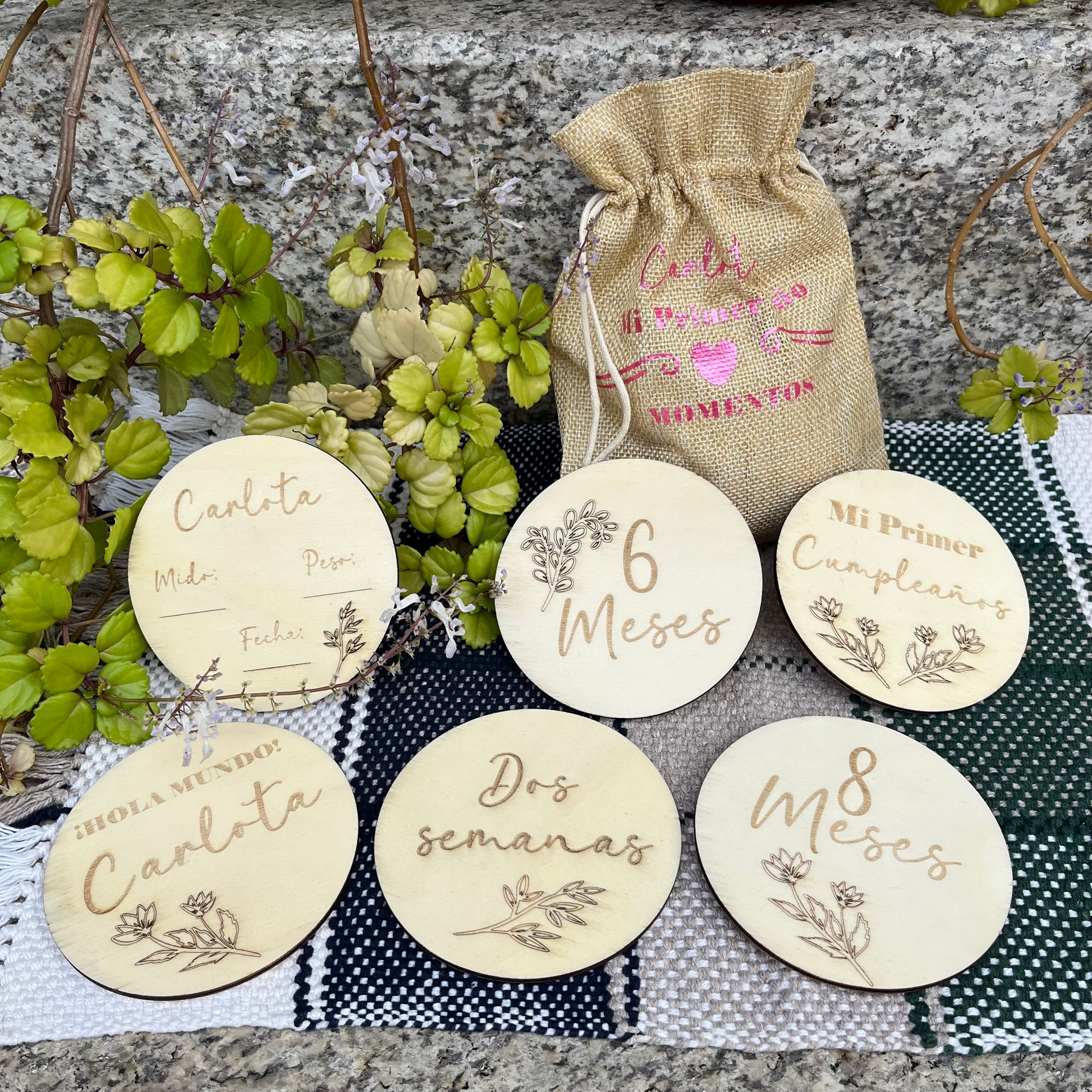 cumple meses bebé madera personalizado