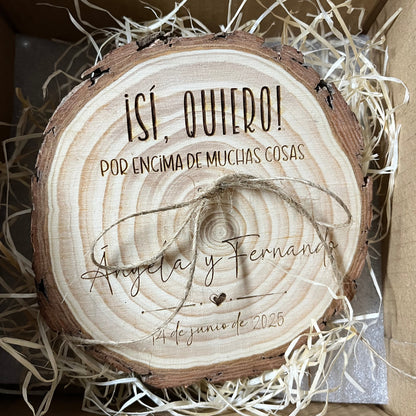 porta alianzas de madera grabado con nombres