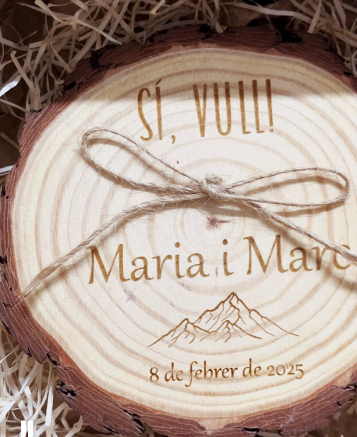 porta alianzas de madera grabado con nombres