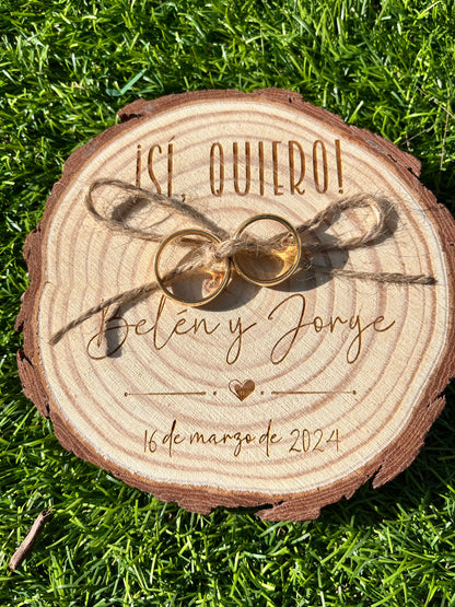 porta alianzas de madera grabado con nombres