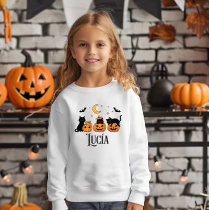Sudades blanca con gatos negros y calabazas para halloween