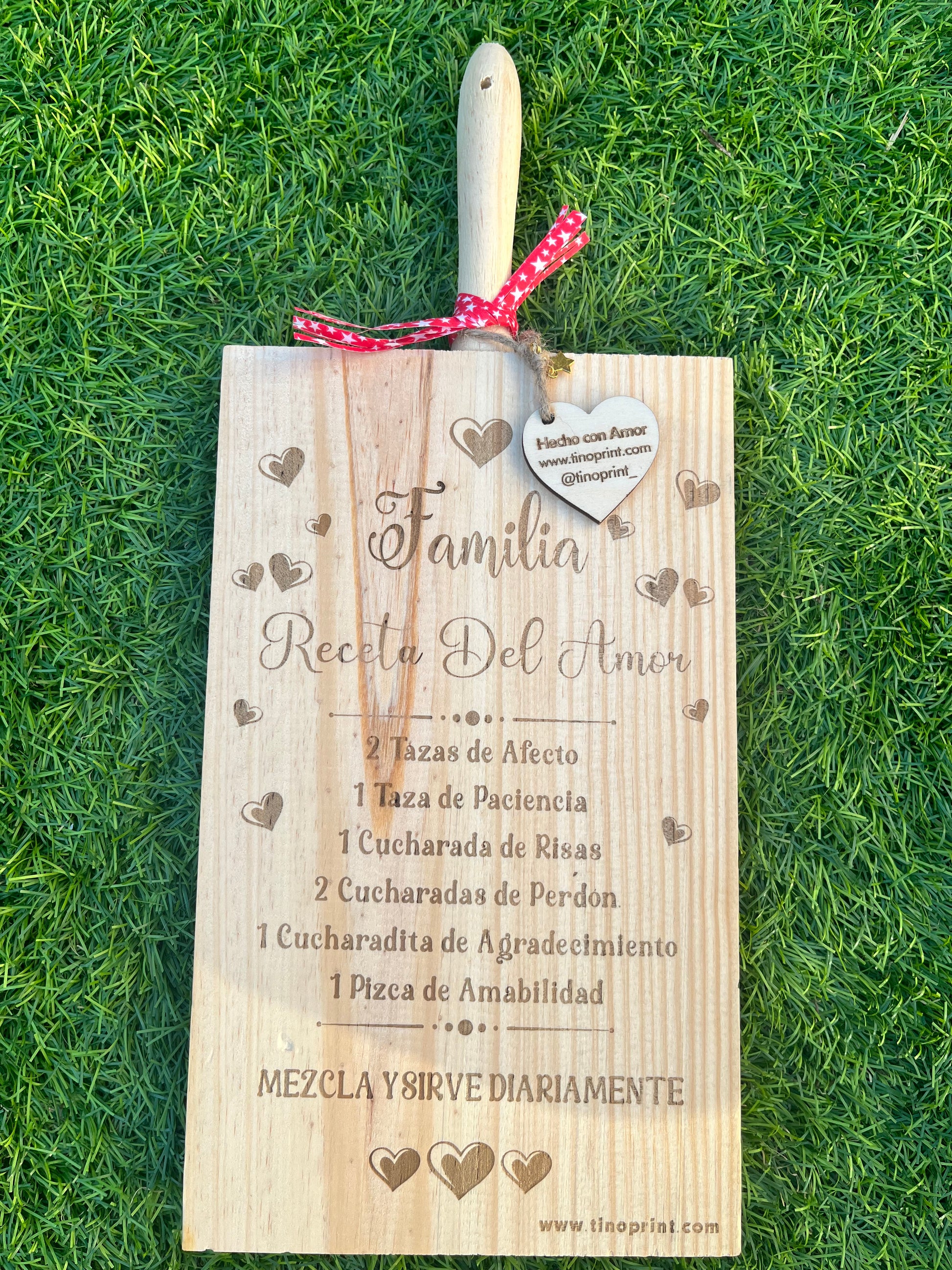 tabla de madera personalizada para familia con receta del amor