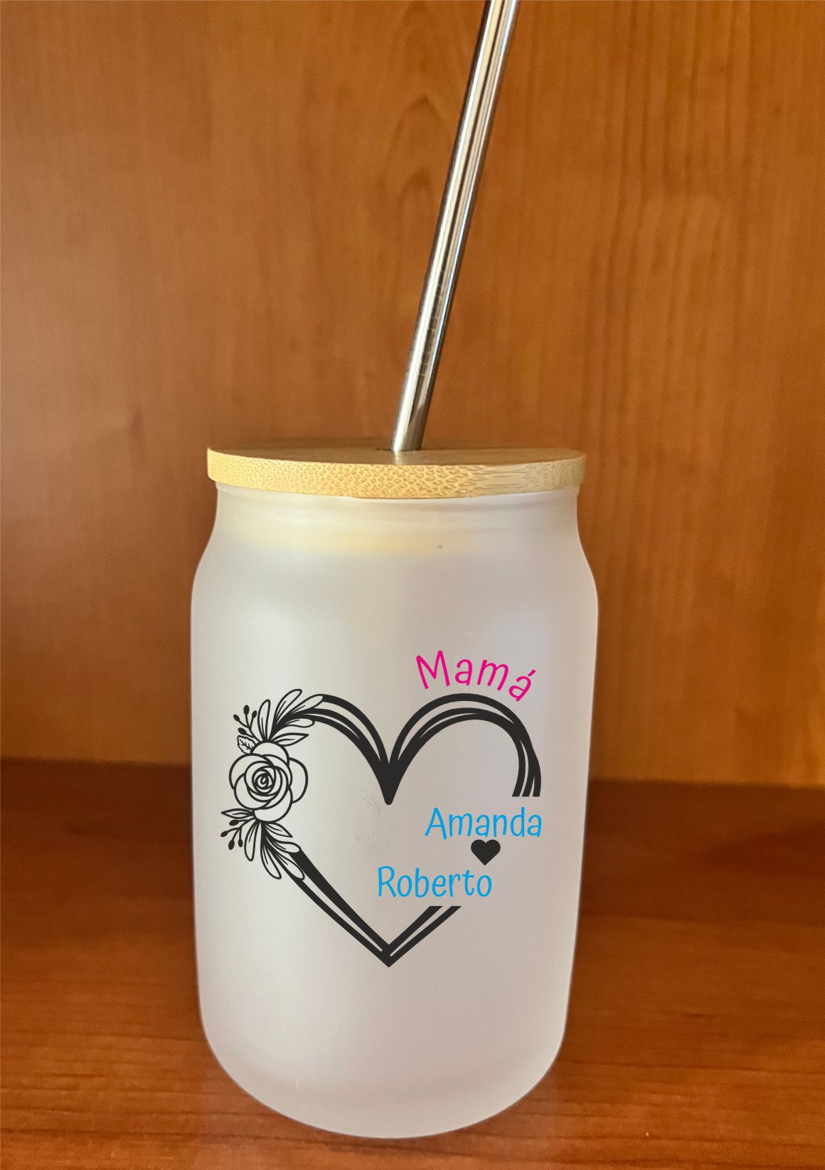 tarro de vidrio con diseño de corazón con nombres