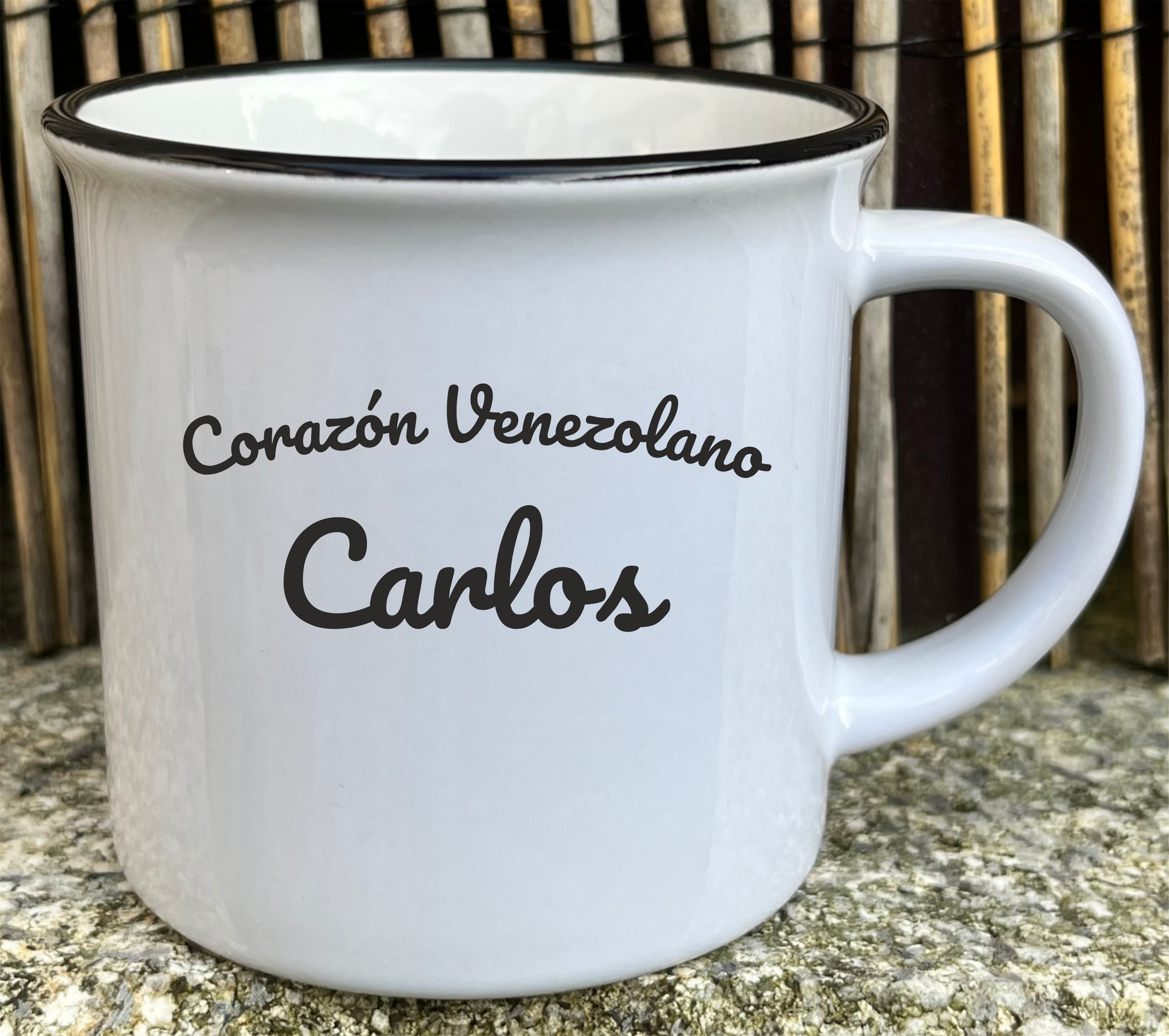 Taza vintage de cerámica corazón venezolano