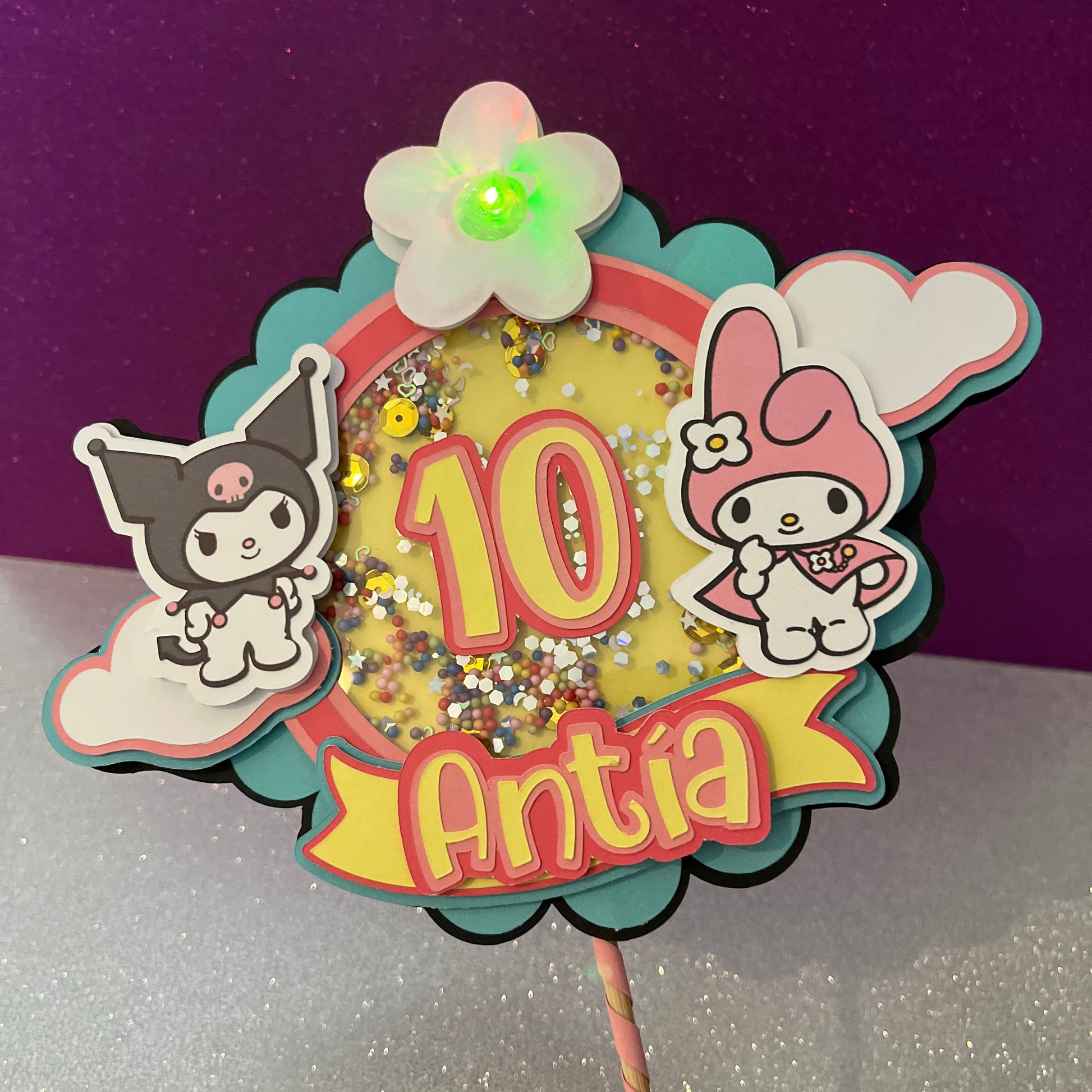 Topper de tarta con lentejuelas móviles y capas 3D