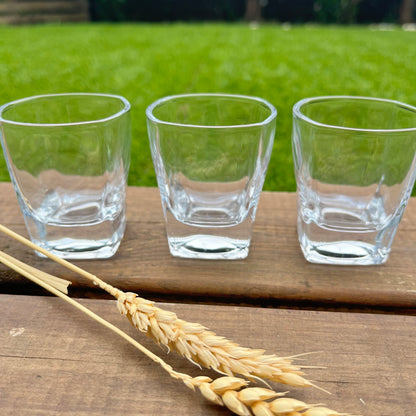 Trio de vasos de chupitos listos para grabar y personalizar